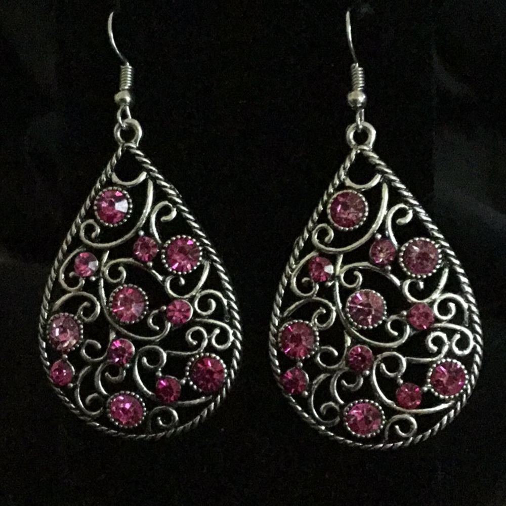 ANTIQUED SILVER TONE EARRINGS w/ PINK RHINESTONES